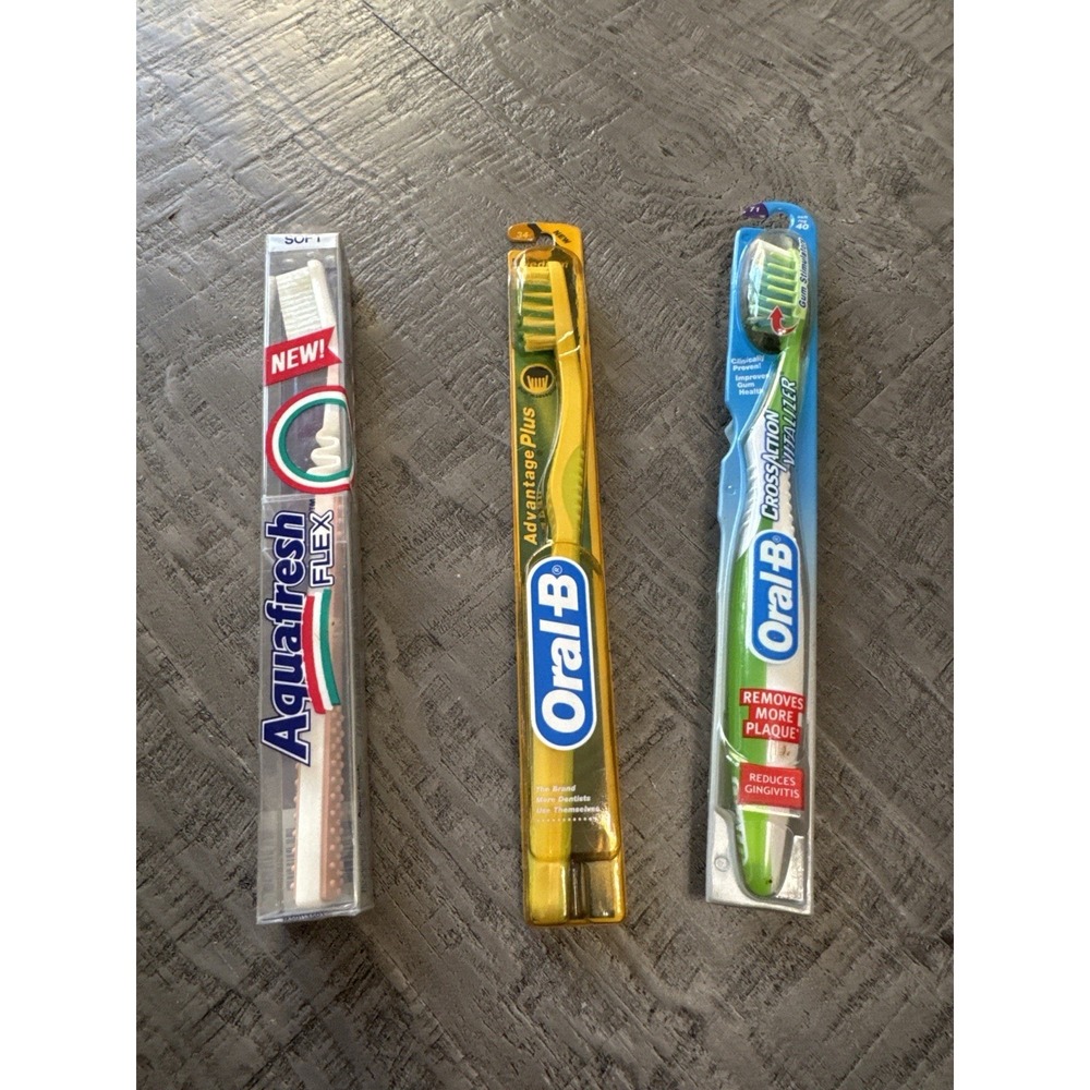 Vintage Toothbrush Lot Oral-B Advantage CrossAction Aquafresh Flex Soft‎ NOS